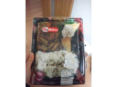 阪食 根菜と鶏もも肉の黒酢あん弁当 商品写真
