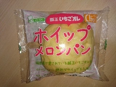 シライシパン 酪王いちごオレホイップメロンパン 商品写真