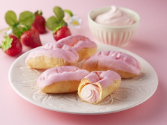 モンテール 小さな洋菓子店 甘酸っぱい苺のプチエクレア 商品写真