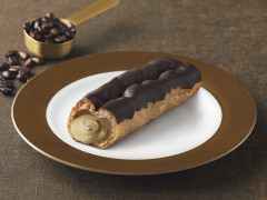 モンテール 小さな洋菓子店 珈琲を食べるエクレア カフェモカ 商品写真