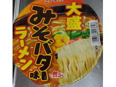 ニュータッチ 大盛 みそバター味ラーメン 商品写真