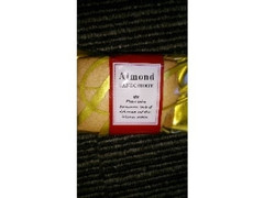 中山製菓 サンドクッキー アーモンド 商品写真