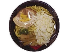 デイリーヤマザキ 銀座朧月監修 魚介豚骨醤油ラーメン 商品写真