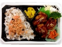 デイリーヤマザキ デイリーホット デイリーホット 十八穀ごはんのから揚げ弁当 黒酢ソース 商品写真