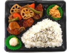 デイリーホット 鶏と野菜の黒酢あんかけ弁当