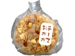 デイリーヤマザキ デイリーホット デイリーホット ばくだんおむすび チーズおかか 商品写真