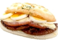 デイリーヤマザキ デイリーホット ハンバーグソーセージ＆たまごサンド 商品写真