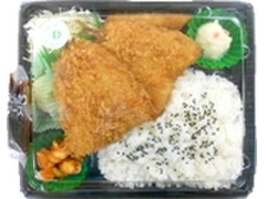 デイリーヤマザキ デイリーホット Sアジフライ＆白身魚フライ弁当 商品写真