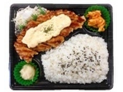 デイリーヤマザキ デイリーホット 黒酢ソースとタルタルソースのチキン南蛮弁当 商品写真