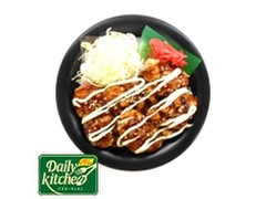 デイリーヤマザキ デイリーホット 黒酢ソースの唐揚げ丼 マヨネーズがけ 商品写真