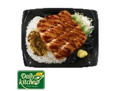 デイリーヤマザキ デイリーホット ダブルチキンカツ弁当 成型肉使用 商品写真