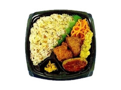 デイリーヤマザキ 大盛梅ご飯！ミックス弁当 商品写真