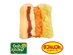 デイリーヤマザキ デイリーホット ボリュームサンド チキン竜田揚 商品写真