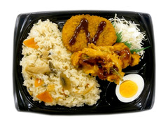 デイリーヤマザキ デイリーホット きのこご飯弁当 商品写真