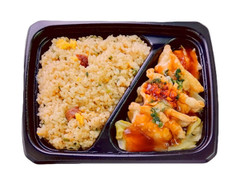 デイリーヤマザキ 香ばし炒飯＆揚餃子 甘酢あん 弁当 商品写真