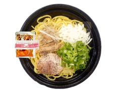 デイリーヤマザキ ラー油のあとひく辛さの油そば 商品写真