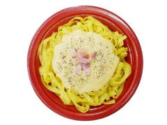 デイリーヤマザキ 生パスタ クリーミーなカルボナーラ 商品写真