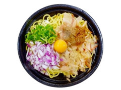 デイリーヤマザキ 鰹香る！魚介まぜそば 鶏白湯