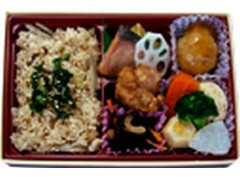 デイリーヤマザキ 鶏そぼろごぼうご飯のお弁当 商品写真