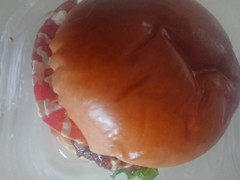 マルエツ 大豆ミートのハンバーガー トマト＆チーズソース 商品写真