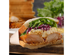 スターバックス グレイビーチキン＆エッグサンドイッチ 商品写真