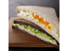 スターバックス エッグ＆ベーコンポテトサラダサンドイッチ 商品写真