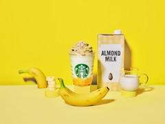 スターバックス バナナンアーモンドミルク フラペチーノ 商品写真