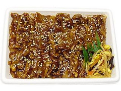 セブン-イレブン 醤油麹が決め手！牛バラ焼肉めし 麦飯 商品写真