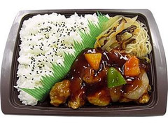 セブン-イレブン お肉ゴロゴロ酢豚弁当 商品写真