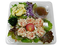 セブン-イレブン 海老マヨネーズと生野菜のサラダ 商品写真