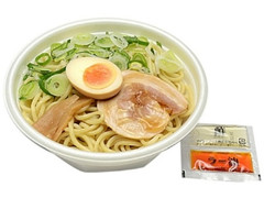 セブン-イレブン 麺たっぷり！混ぜて食べる油そば 商品写真