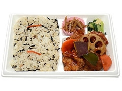 セブン-イレブン 五穀米入りひじき御飯と鶏の甘酢あん弁当 商品写真