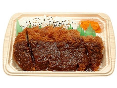 ど～んと！チキンカツ弁当 金胡麻入りソース