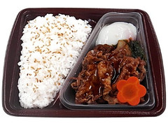 セブン-イレブン 半熟玉子で食べる牛すき焼き弁当 商品写真