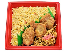 セブン-イレブン チャーハン＆唐揚げ弁当 商品写真