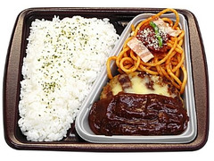 セブン-イレブン 鉄板焼デミハンバーグ＆ナポリタン弁当 商品写真