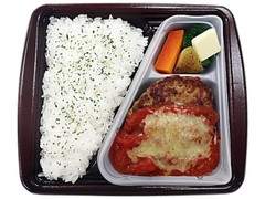 セブン-イレブン 濃厚トマトソースの鉄板焼ハンバーグ弁当 商品写真