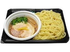 セブン-イレブン あったかつゆで食べる豚骨魚介つけ麺