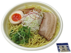 セブン-イレブン 熟成中華麺！魚介だし香る醤油ラーメン 商品写真