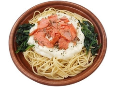 鮭とほうれん草のクリームパスタ