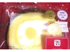 セブン-イレブン こだわり卵のふんわりロールケーキ クリスマスパッケージ 商品写真