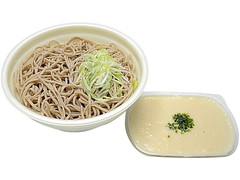 セブン-イレブン 北海道産玄蕎麦使用だし割とろろのかけ蕎麦 商品写真