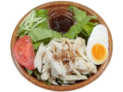 華味鳥のシャキシャキ野菜サラダ