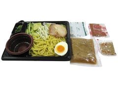 セブン-イレブン 唐辛子で辛さ調節！コク旨つゆの広島つけ麺 商品写真