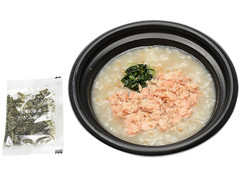 セブン-イレブン あごダシが決め手！北海道産焼鮭のおかゆ 商品写真