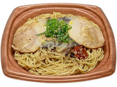 黒マー油の風味広がる豚骨焼ラーメン