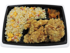 セブン-イレブン やきめし＆塩から揚げ弁当 商品写真