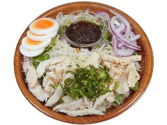 華味鳥のシャキシャキ野菜サラダ