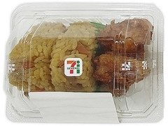 セブン-イレブン 鶏五目御飯おむすび＆唐揚げセット 商品写真