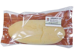 セブン-イレブン 五郎島金時クリームの白いコッペパン